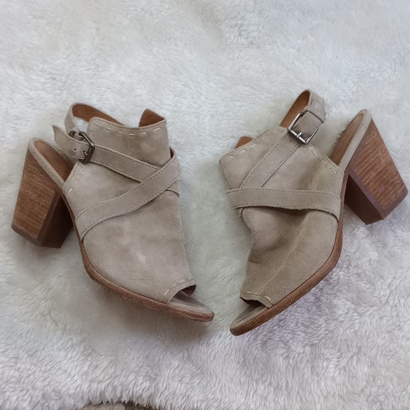 Frye Dani Pickstitch Shield Ankle Booties size 8.5 in Ash Suede - Picture 2 of 10